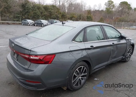 2025 Volkswagen Jetta 1.5T Se from USA, damaged, VIN 3VW7X7BU5SM004884